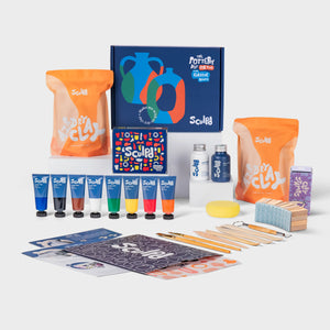 Kit de cerámica para dos en caja azul oscuro con pinturas clásicas y sellos de letras